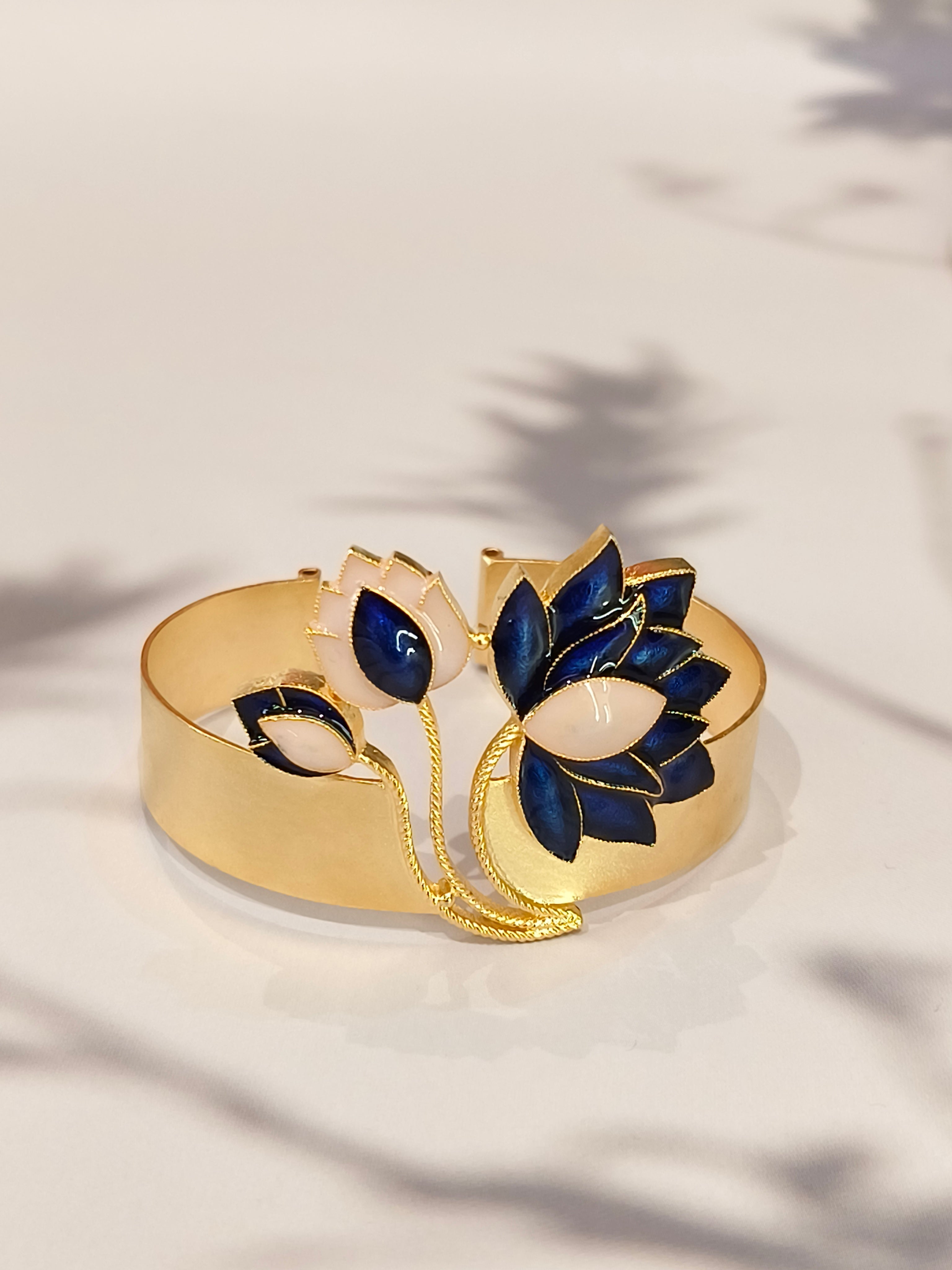 Midnight blue blume bracelet