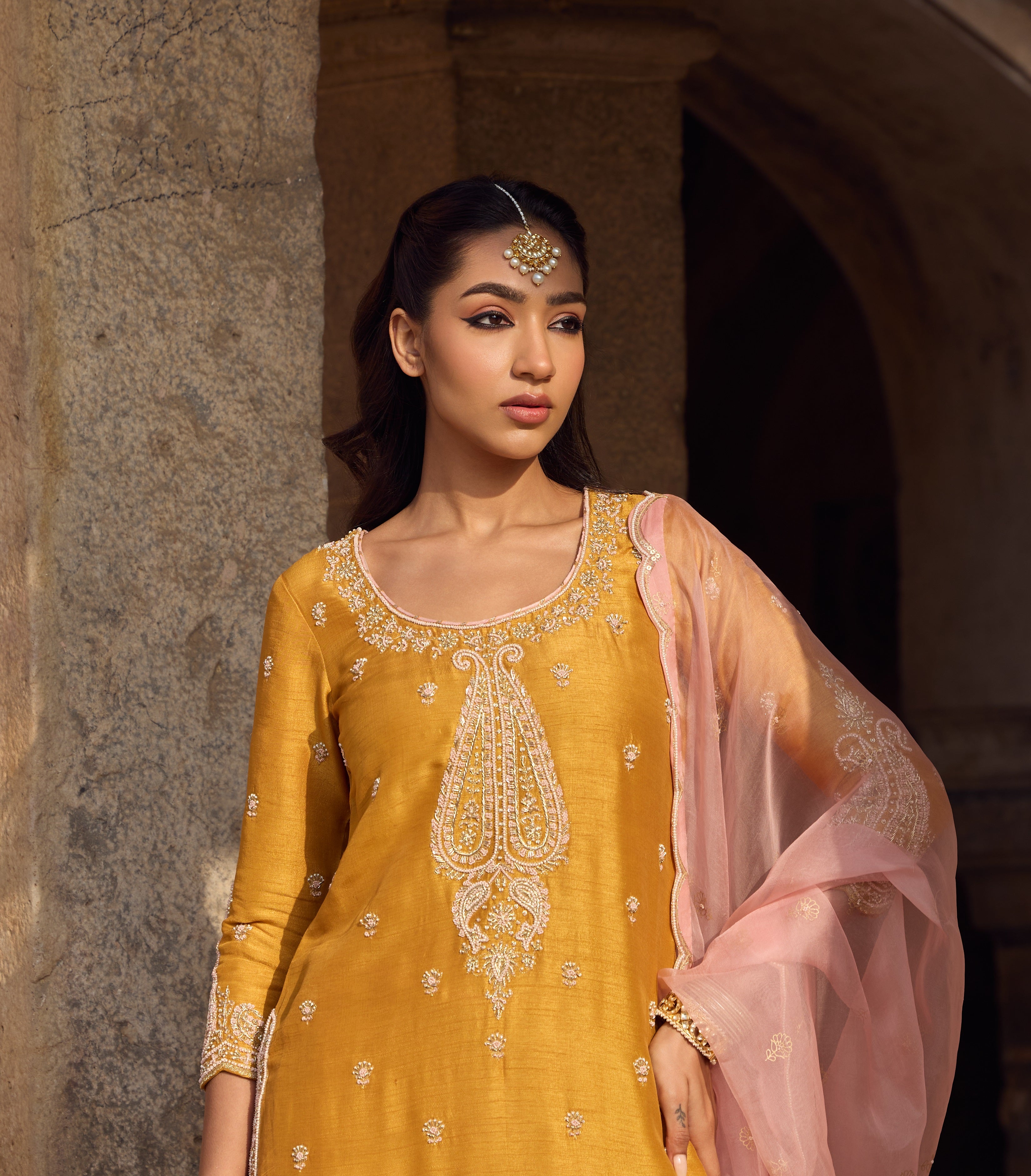 Kundan Gold Finish Jadau Tika with Pearls