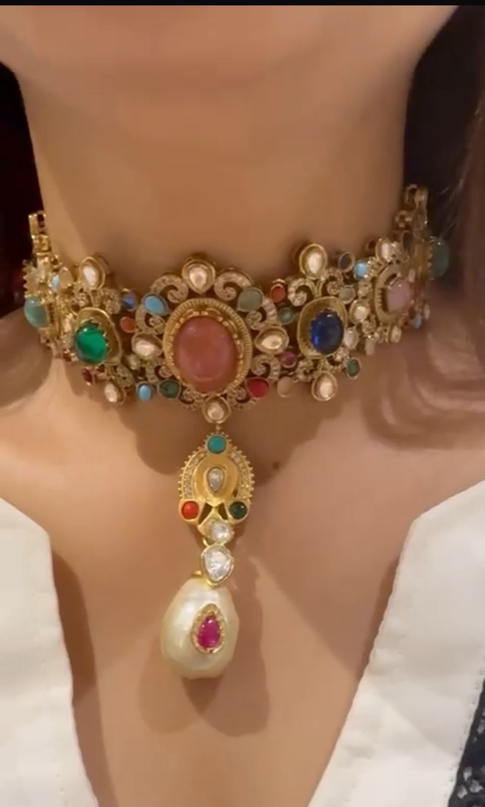 Navratan Polki Choker With Center Pendant