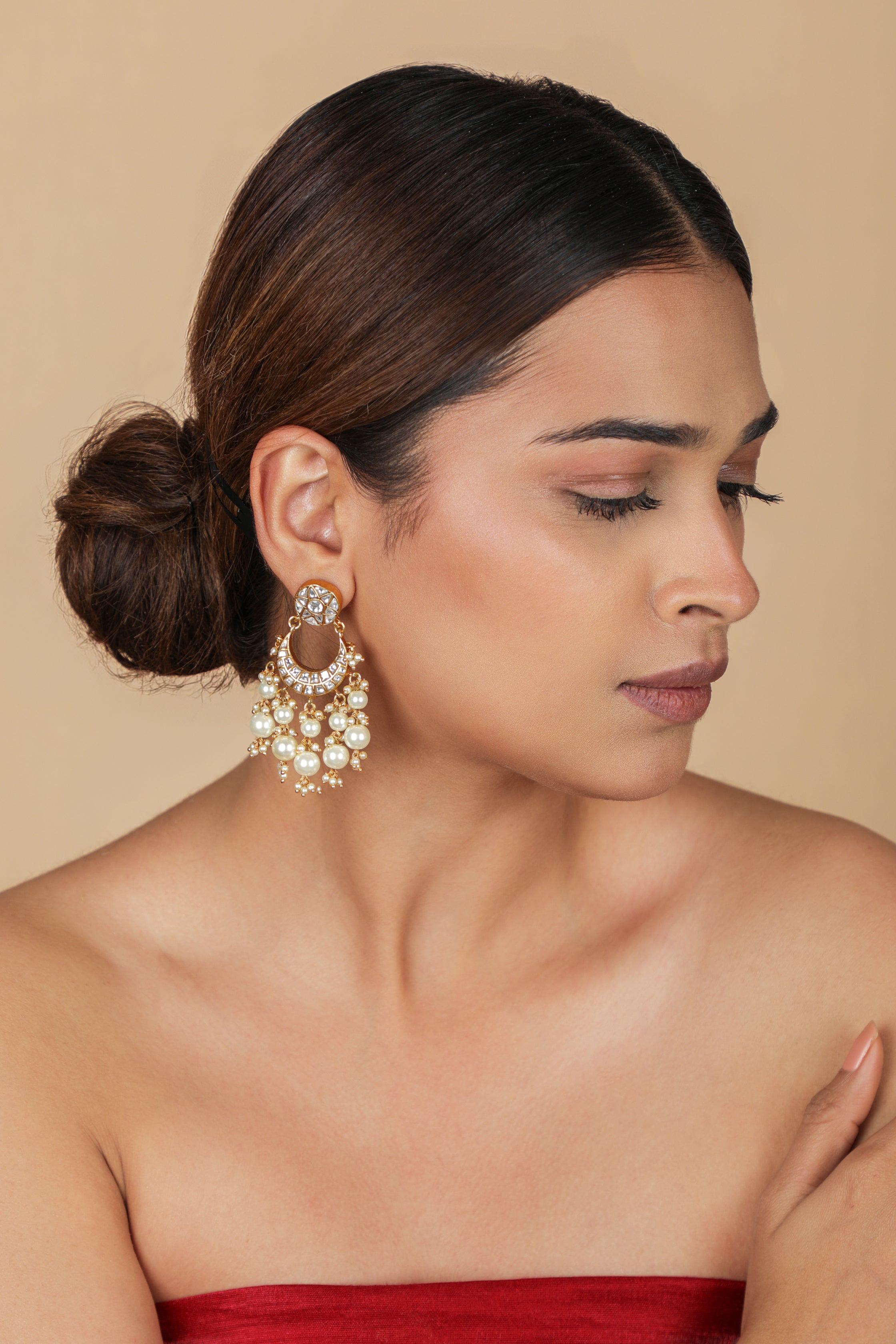 Gold plated white pearl choker set