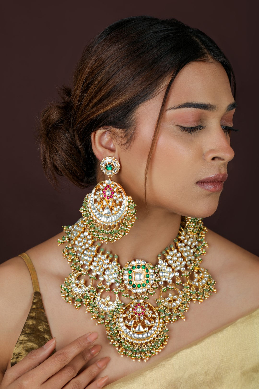 Traditional Indian Kundan bridal jewelry set,