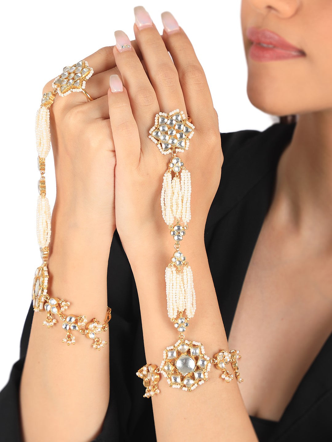 Floral jadau design with pearl string for a touch of sophistication ( pair)