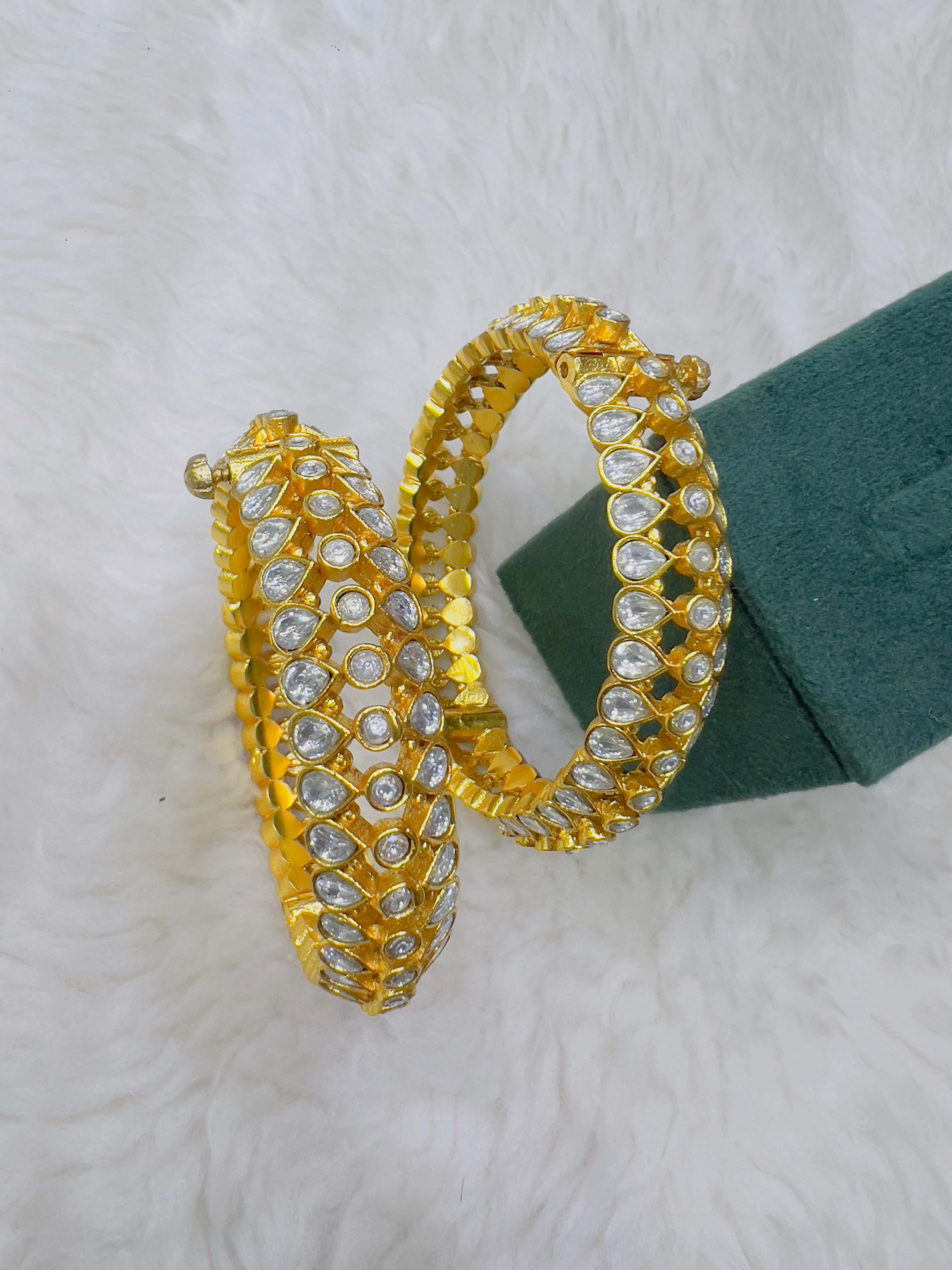 Pacchi White Jadtar kada/bangle(single pc)