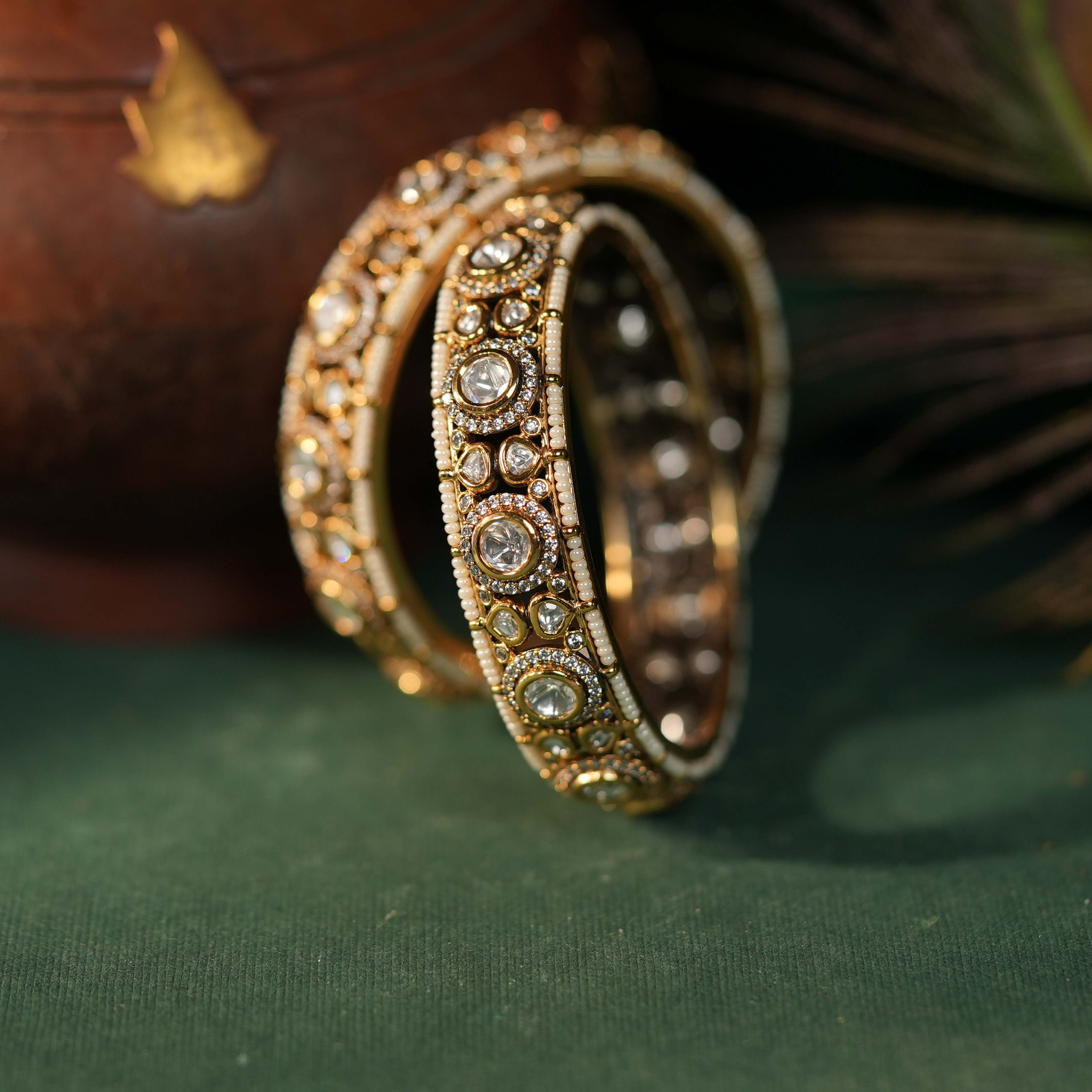 White jadtar stone bangle for women(single pc)