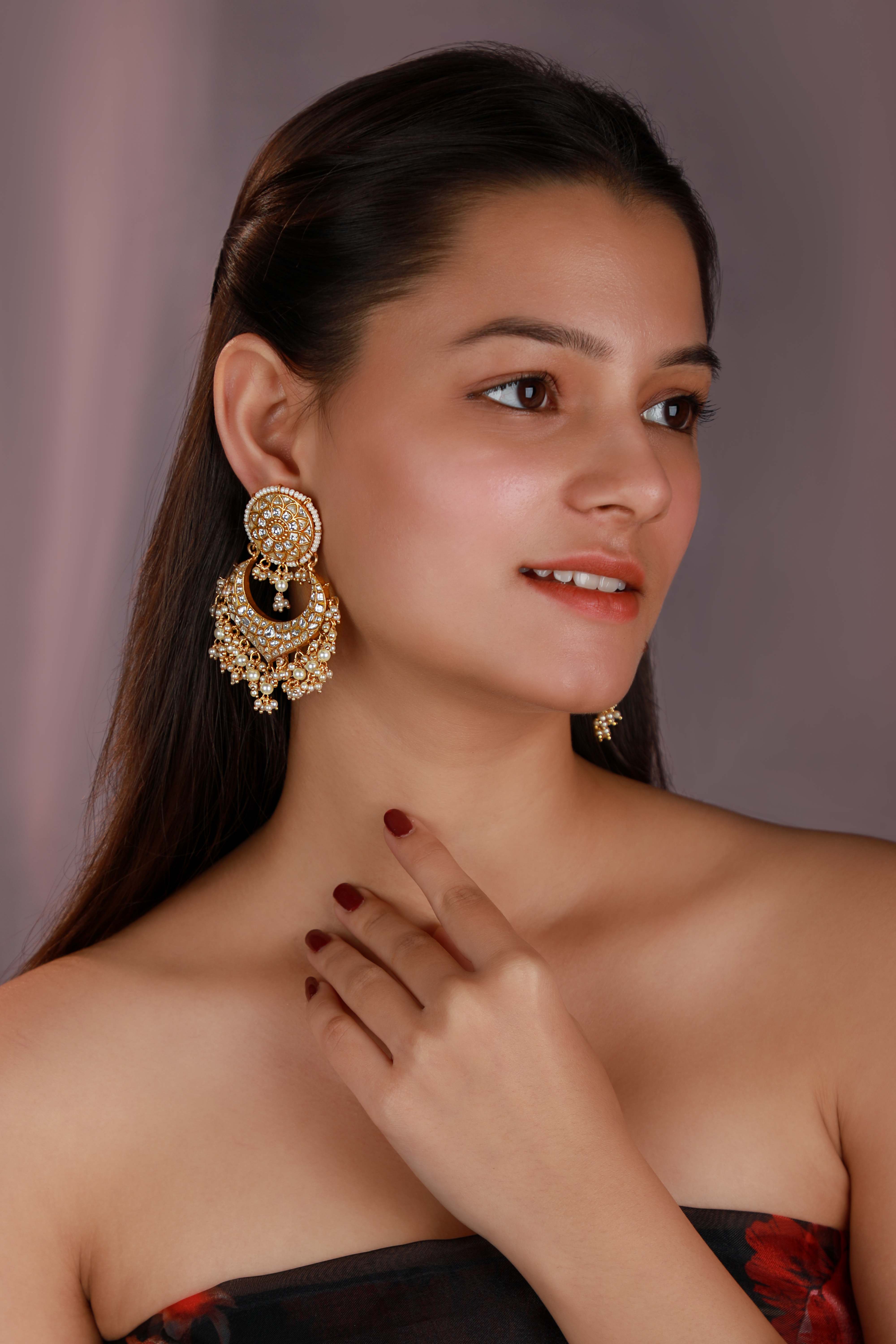 Desi Meera Chandbaali