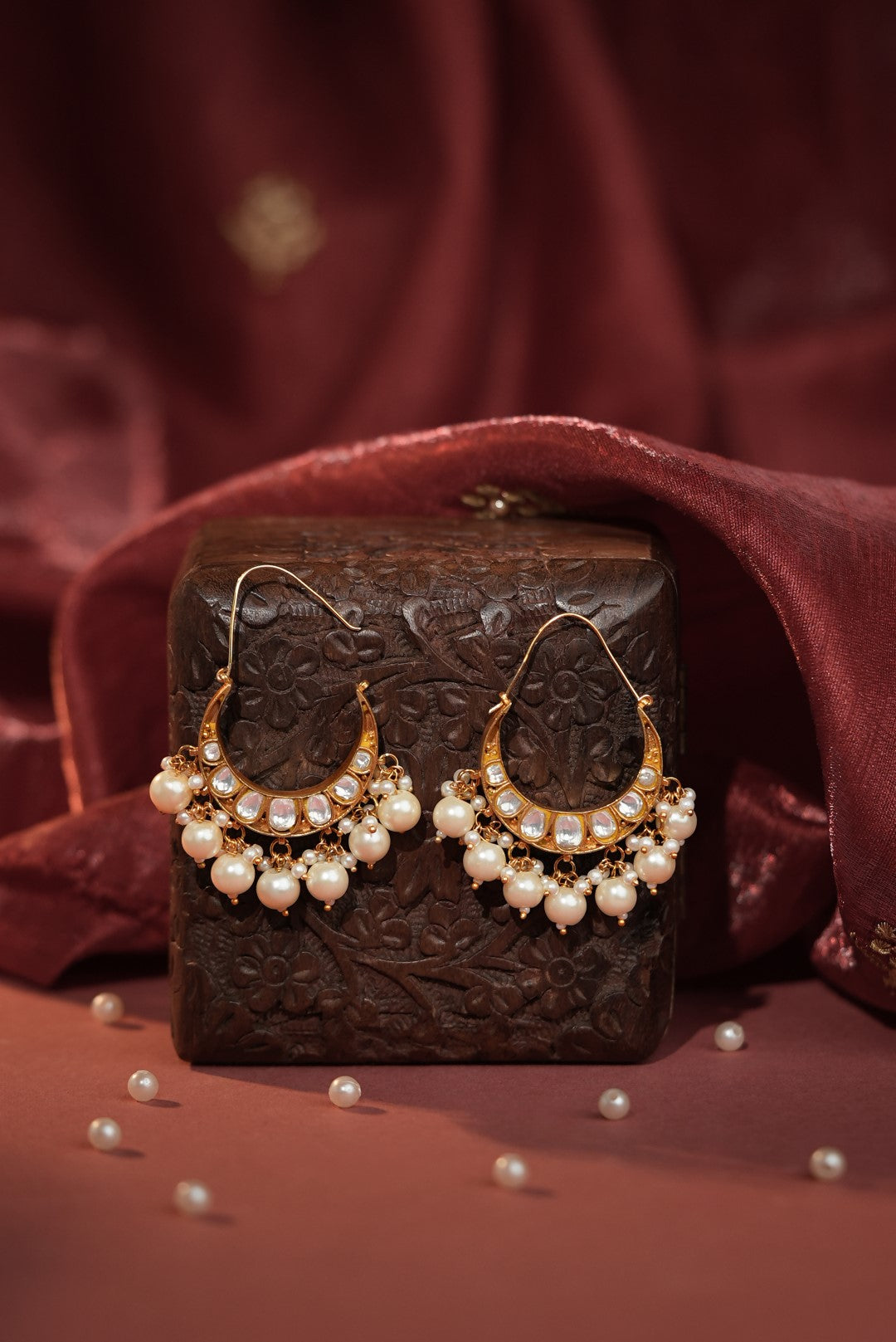 Delicate royall chandbaali with a bit of pearl