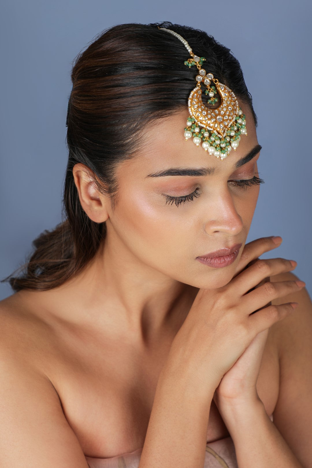 Pastel green beaded maangtikka with pearl