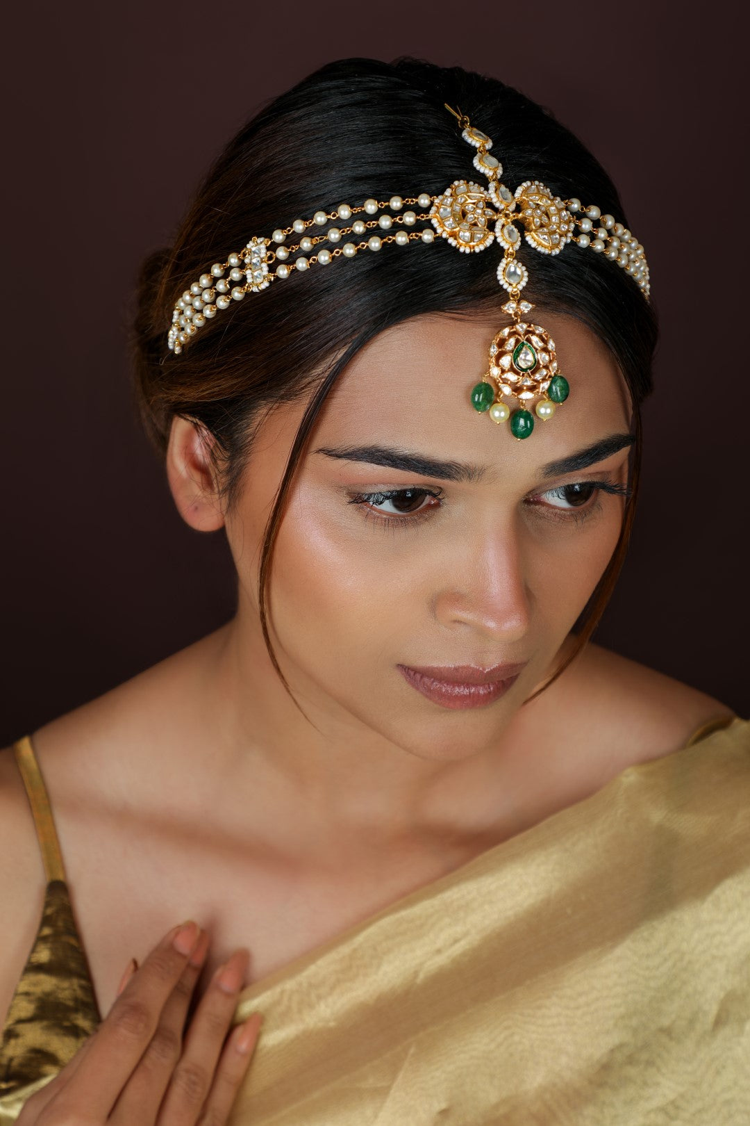 Green & white gold plated mathapatti