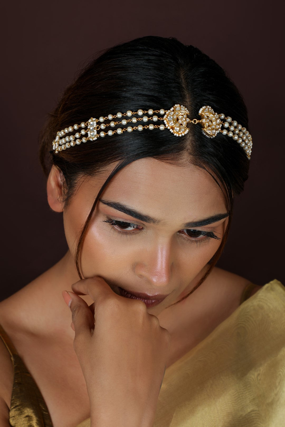 Delicate hairband mathapatti