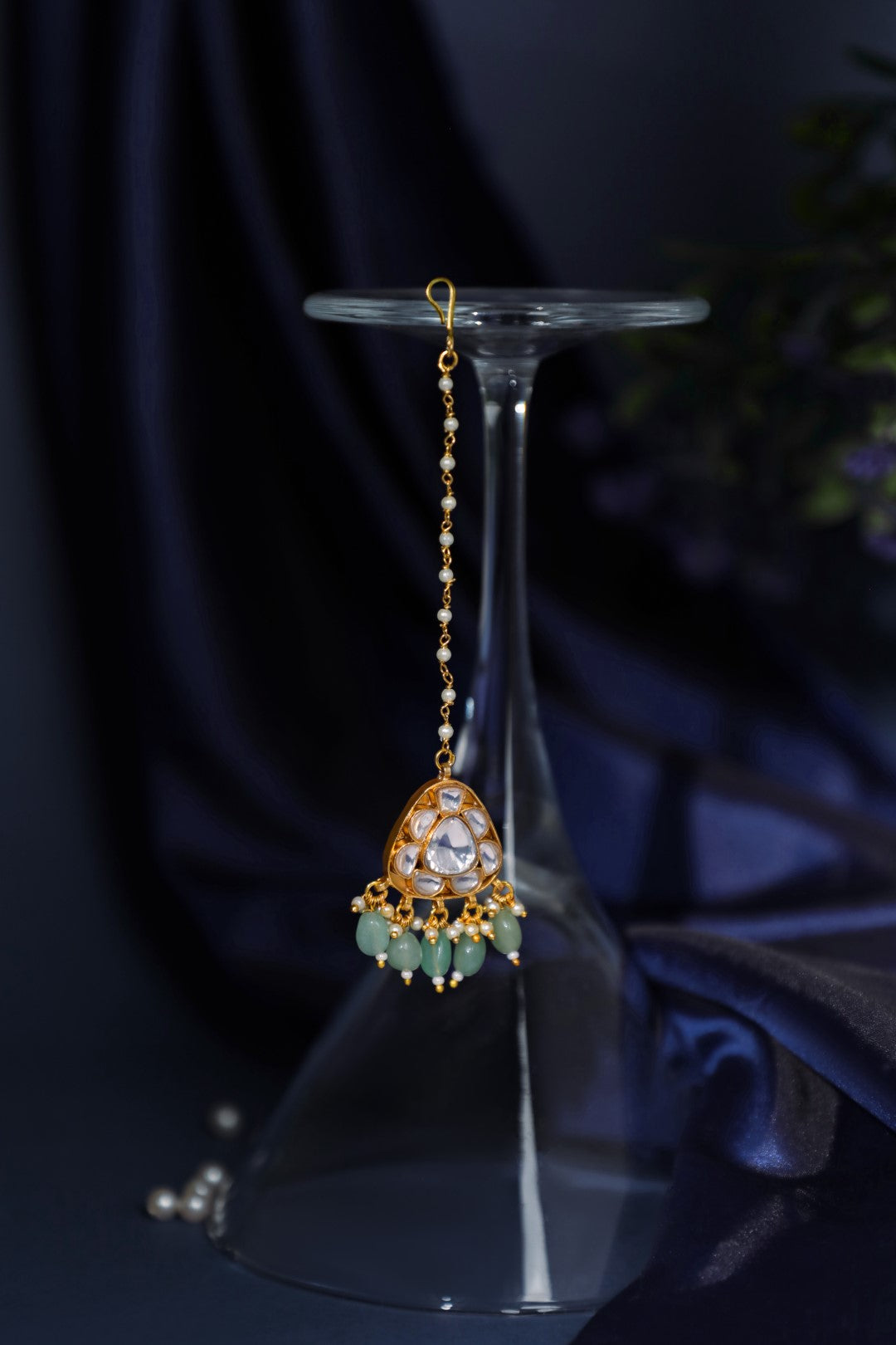 Handcrafted Kundan Maangtikka
