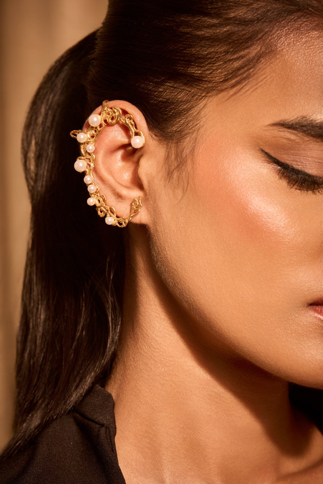 Rosette Pearl Ear Climber
