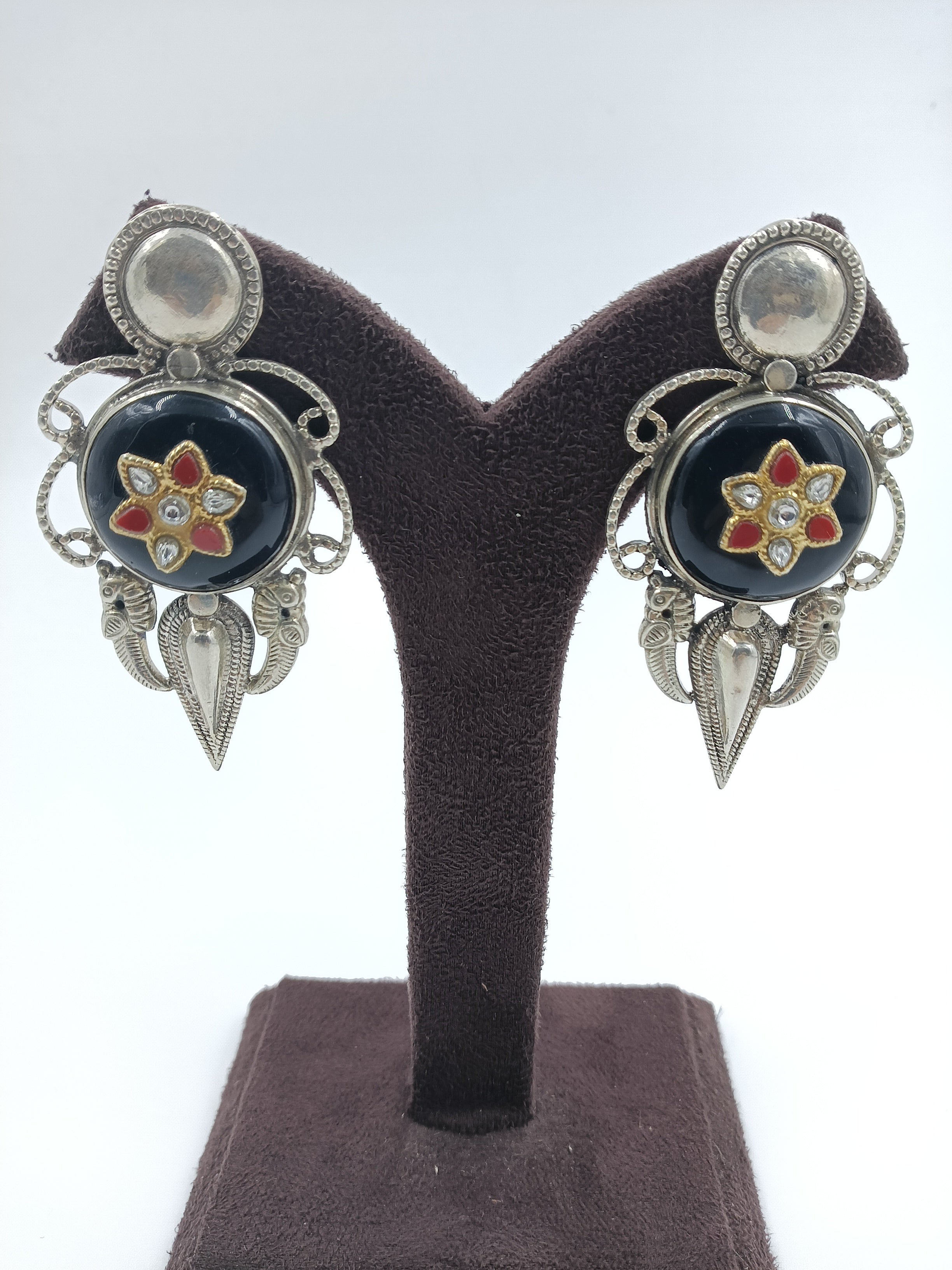 Floral Kundan Motif Earrings on Black Enamel Base