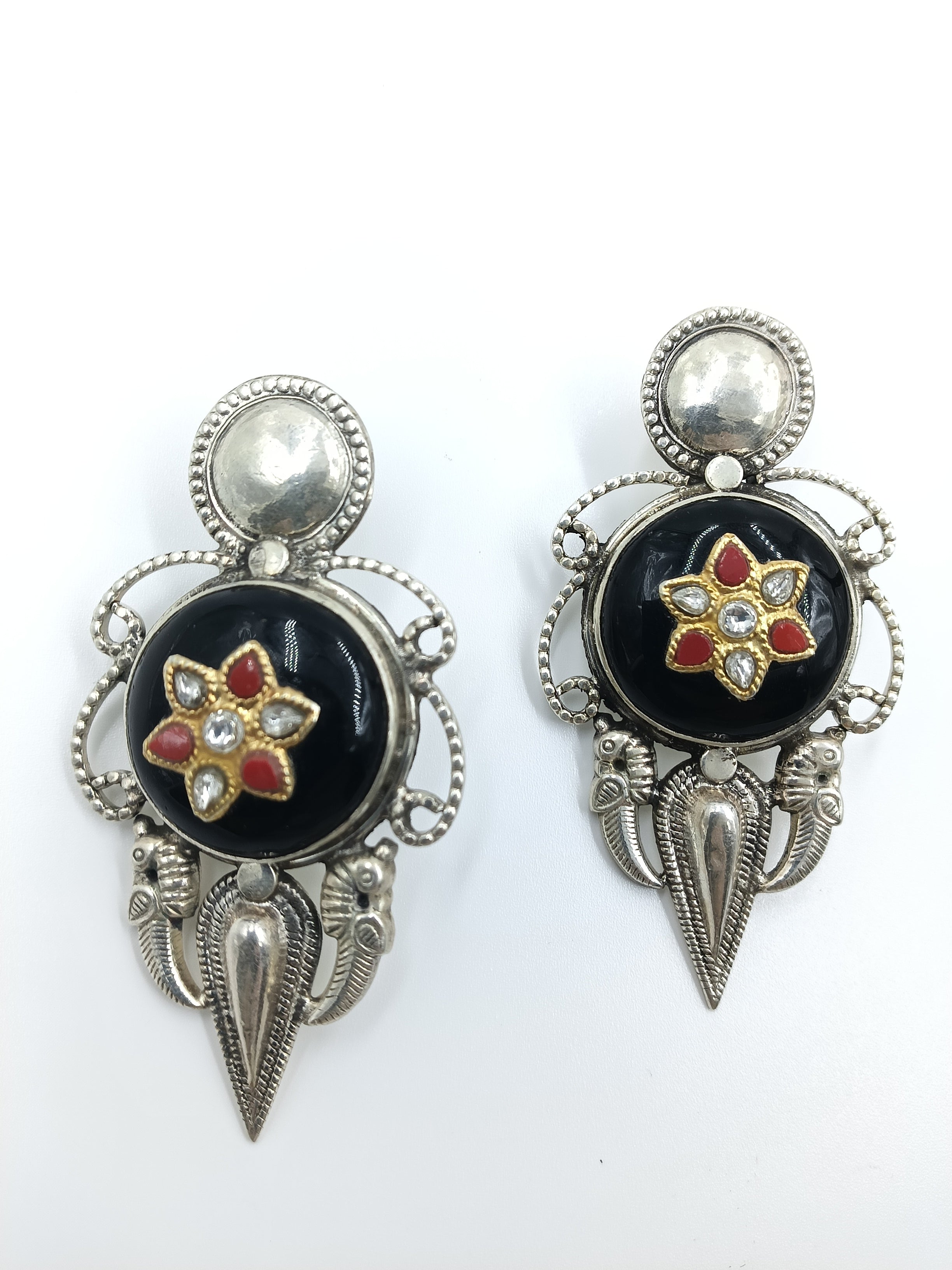 Floral Kundan Motif Earrings on Black Enamel Base
