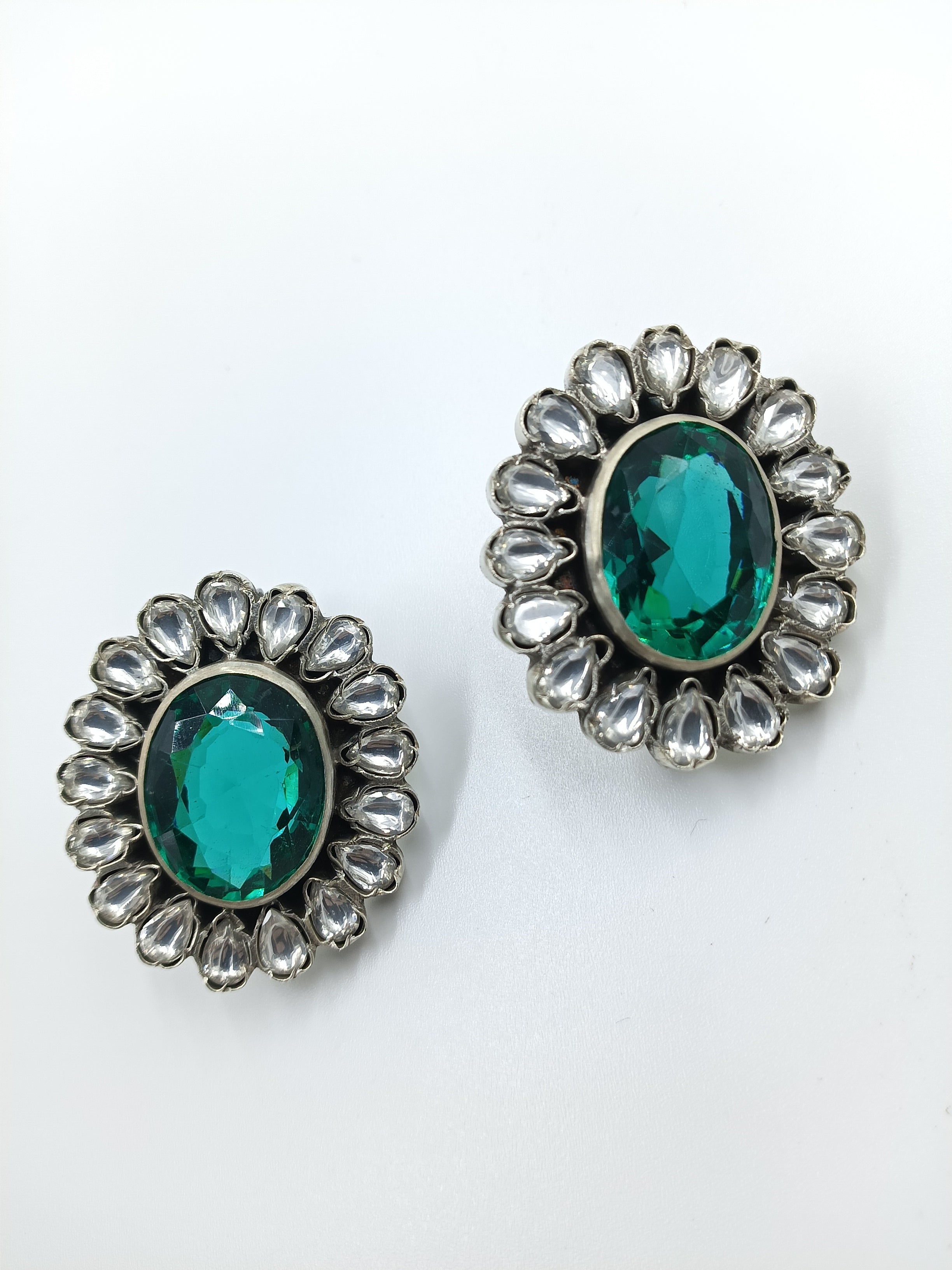 Emerald Green Stud Earrings in Kundan Floral Frame