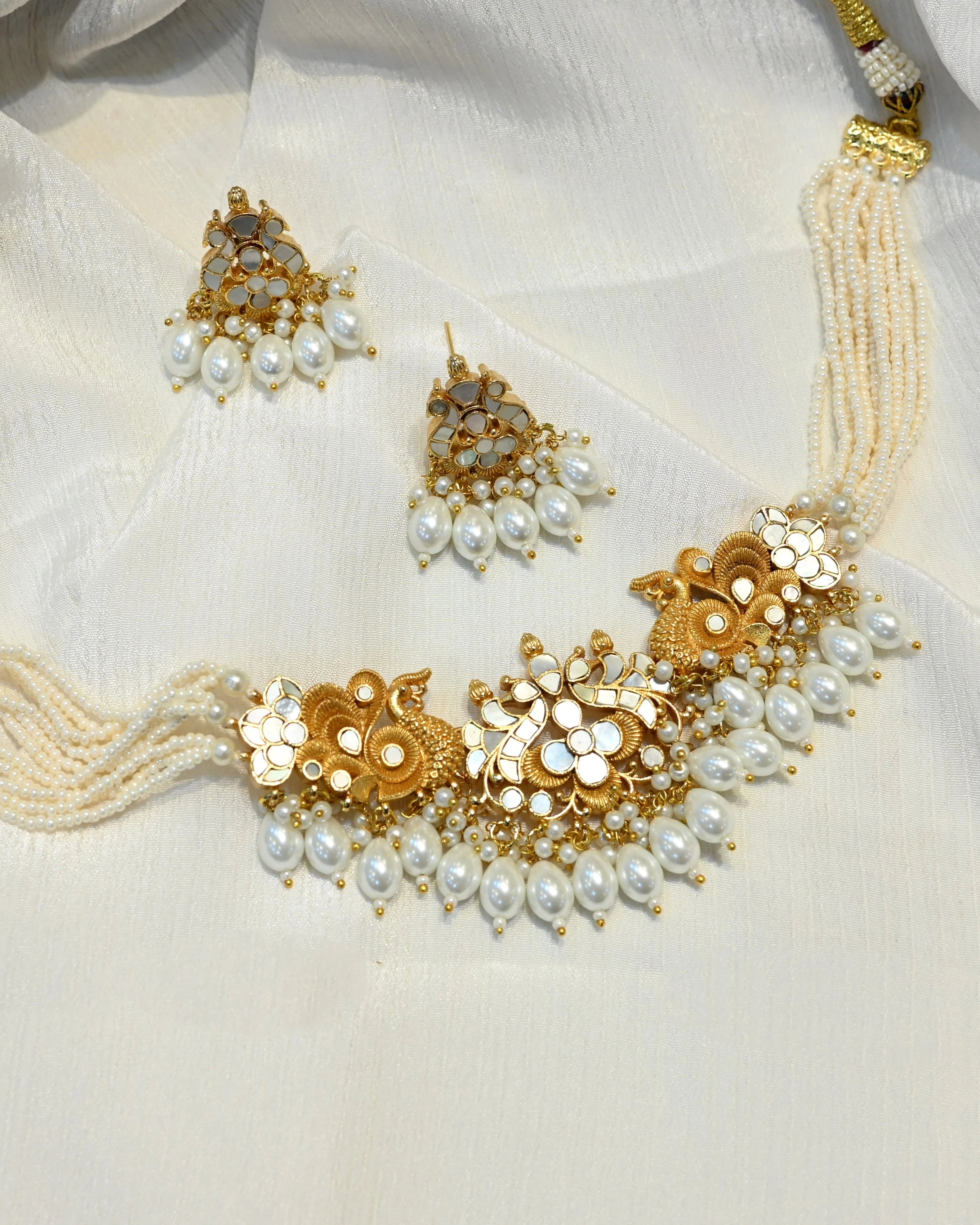 Mother of Pearl Choker With Earrings