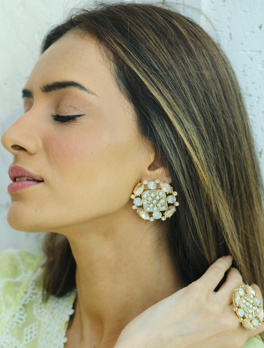 Suhaaya Mini Studs