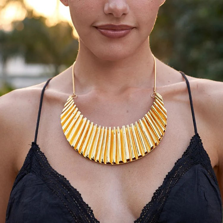 Ruffle Collar