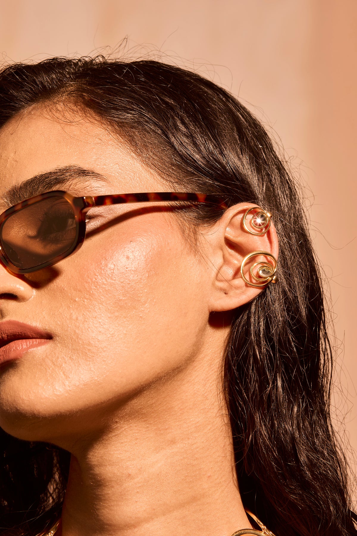 Wave curve earcuff