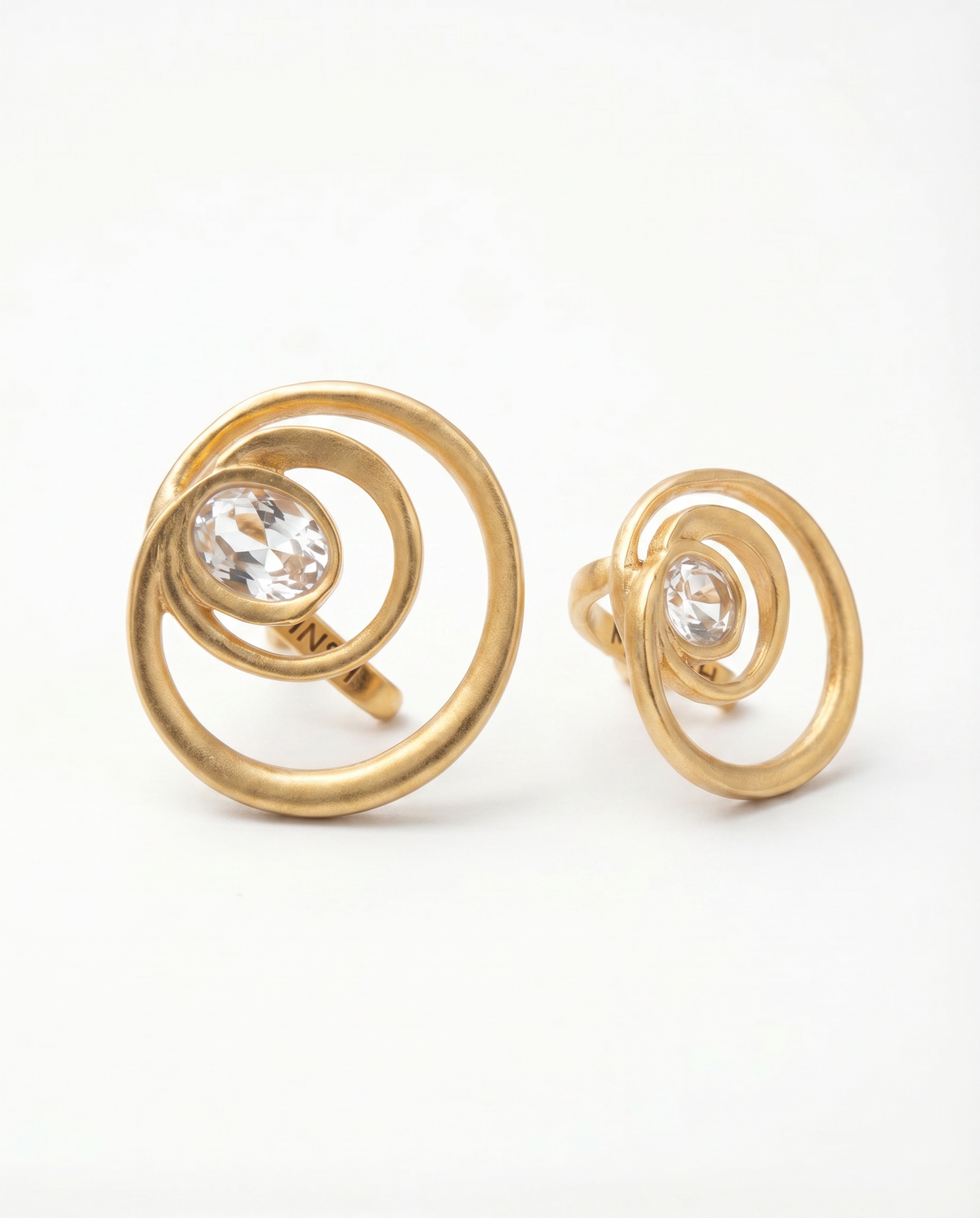 Wave curve earcuff