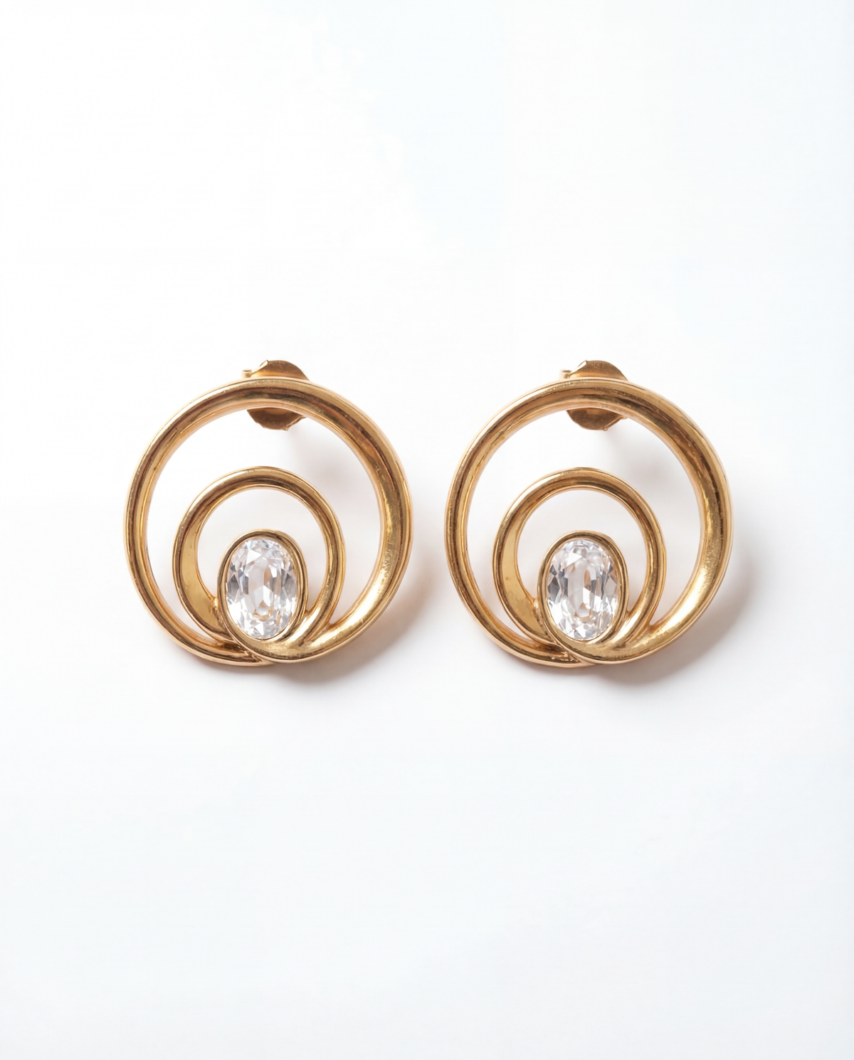 Wave curve stud