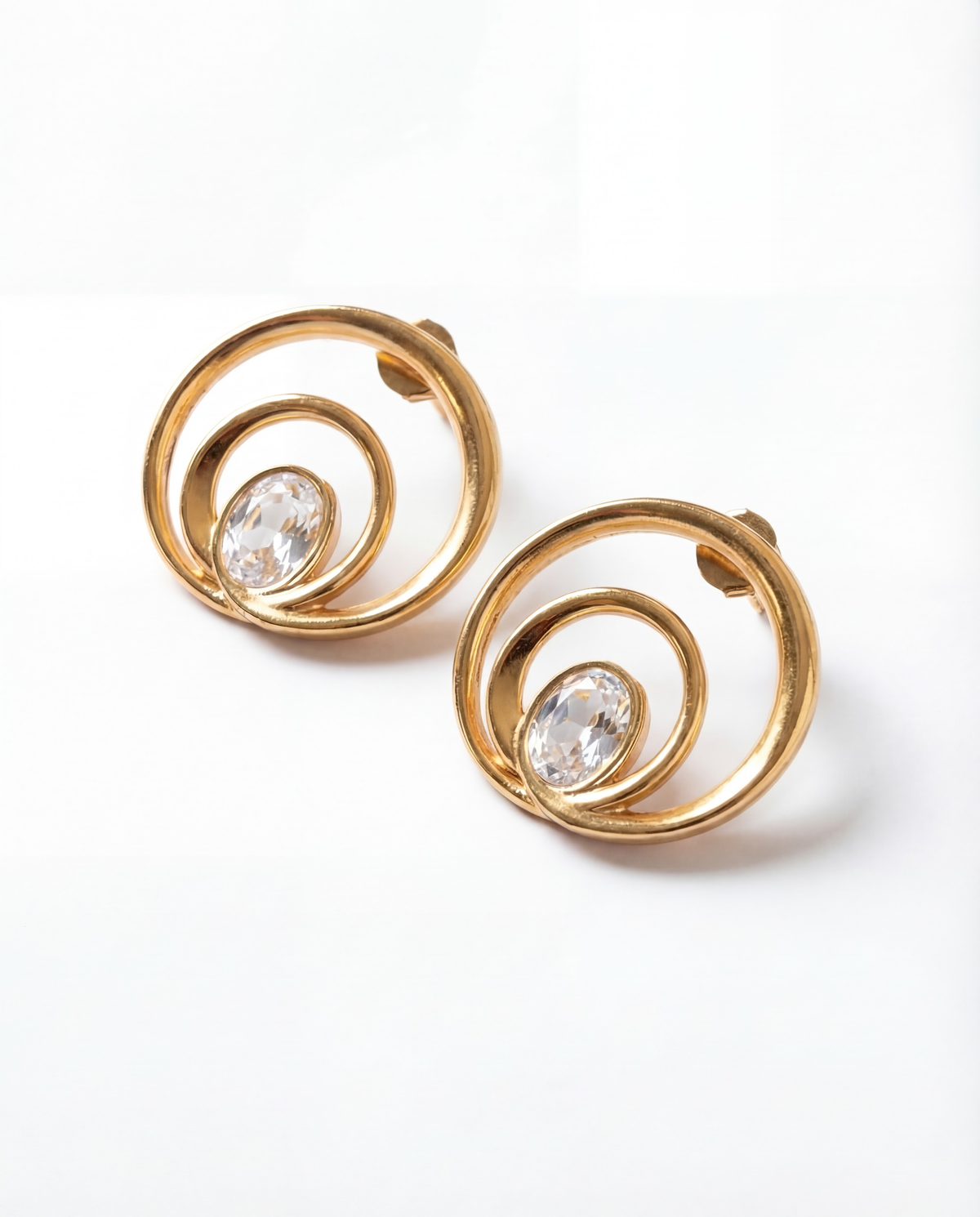 Wave curve stud